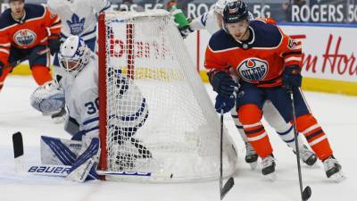 Передача Михеева помогла «Торонто» разгромить «Эдмонтон» в матче НХЛ