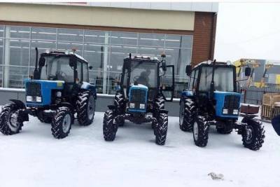Тамбовские лесхозы получили новые тракторы и автоцистерну