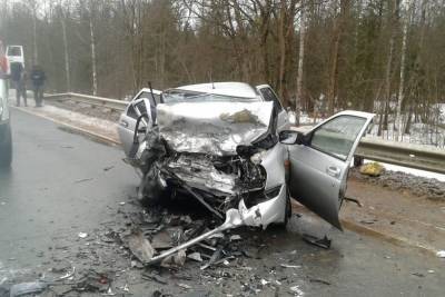 В скорой умерла женщина-водитель попавшая в аварию в Тверской области