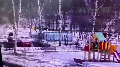 Теплоэнергетики заменили 5 метров ненадежного трубопровода на проспекте Просвещения - piter.tv - Санкт-Петербург