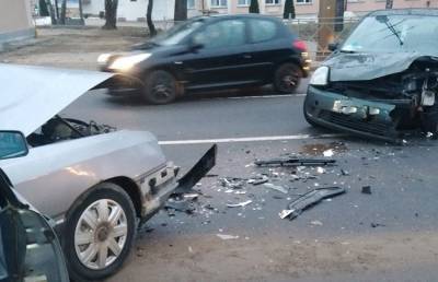Два автомобиля столкнулись в Гродно