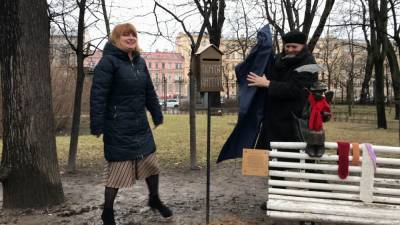 Памятник погибшим от коронавируса медикам откроют в Петербурге на этой неделе