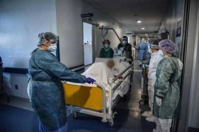 Фотограф показал страшные реалии из COVID-отделения больницы в Ужгороде