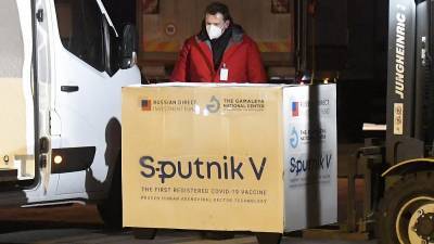 Москва помогла Братиславе: первая партия "Спутник V" доставлена в Словакию