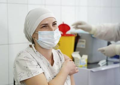 4 905 украинцев уже сделали COVID-прививки