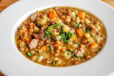 Диетолог признала чечевичный суп самым полезным
