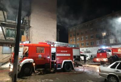 В Сланцах 3 пожарные части тушили ночной пожар