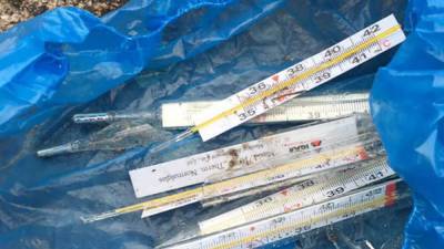 В Киеве на детской площадке нашли разбитые ртутные термометры