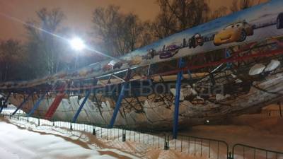 В Вологде под тяжестью снега обрушилась крыша аттракциона "Автодром"
