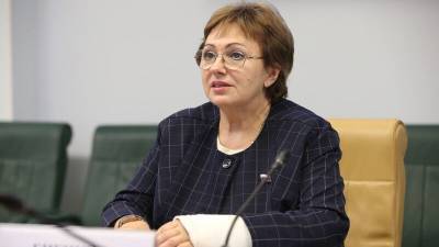 Сенатор Бибикова оценила сроки индексации выплат работающим пенсионерам