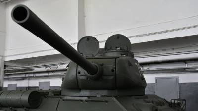 Полиция ищет вандалов, осквернивших памятник танку Т-34 под Нарвой