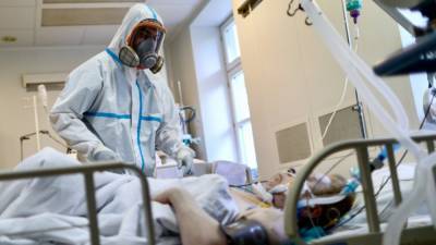 Российские медики выявили менее 11 тысяч случаев COVID-19 впервые с 5 октября