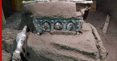 На раскопках в Помпеях обнаружили уникальную колесницу