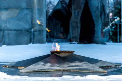 В Элисте нашли подростка, который сушил ботинки над Вечным огнем – Учительская газета - ug.ru - респ. Калмыкия - Элисты