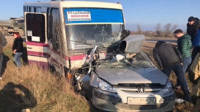 Появилось видео последствий смертельного ДТП с участием трех автомобилей в Крыму