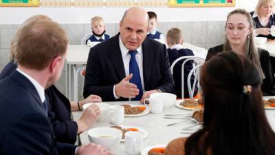 Самое вкусное – котлета с гречкой: Мишустин пообедал в школьной столовой