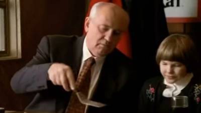 Представитель Горбачёва объяснил, зачем тот снимался в рекламных роликах