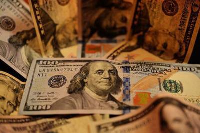 Средневзвешенный курс доллара вырос до 74,58 рубля