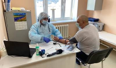 Врачи Тобольского района вакцинировали от коронавируса более 700 человек