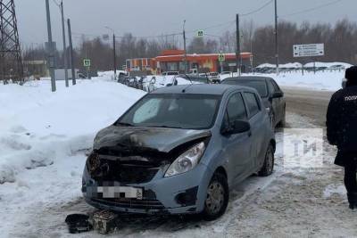 В Казани около автозаправки сгорела легковушка