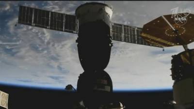Экипаж МКС приступил к герметизации трещины в промежуточной камере модуля «Звезда»