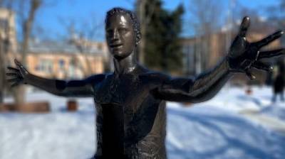 Глас народа | Пензенец «оживил» скульптуру кентавра с Фонтанной площади