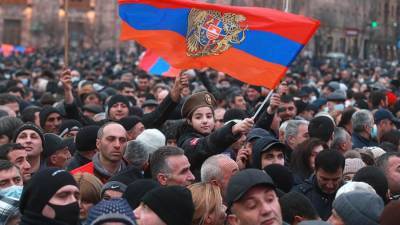 Оппозиция Армении потребовала экстренной встречи с президентом