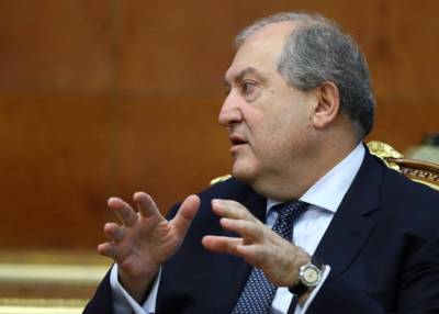 Президент Армении не утвердил повторное предложение уволить главу Генштаба