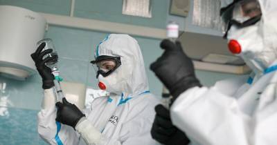 Больше половины россиян считают коронавирус биологическим оружием