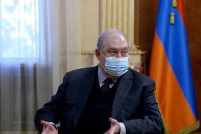 Президент Армении вновь отклонил предложение уволить главу Генштаба