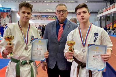 Каратисты из Донецка завоевали 5 наград на чемпионате в России