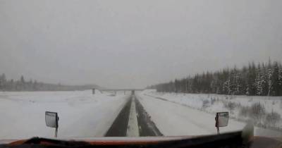 Вместе со снегом ушел асфальт: дороги Киевщины превратились в "решето" после зимы, фото
