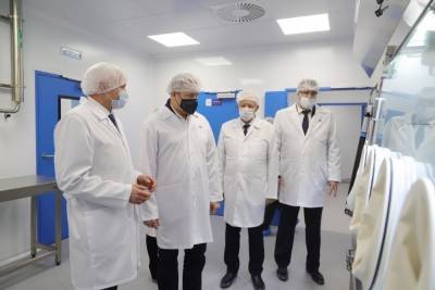 Любимов посетил рязанский завод по производству лекарств от рака