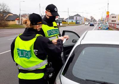 Полиция Чехии назвала число нарушений в первый день запрета поездок между округами