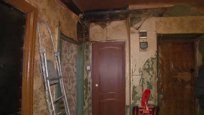 Вести-Москва. Дом в Красноармейске разваливается, но местные власти не видят признаков аварийности