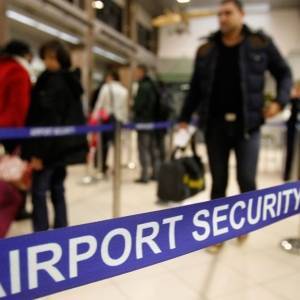 Женщине, которую задержали с партией прекурсоров в запорожском аэропорту, грозит до 12 лет