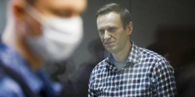 ЕС ввел санкции против российских чиновников из-за Навального
