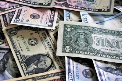 Экономист предупредил о долларе по 80 рублей из-за санкций