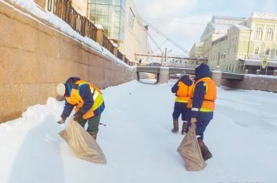 С замёрзших рек Петербурга за месяц убрали 189 кубометров мусора