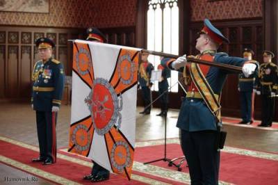 Начальник Генерального штаба ВС РФ вручил Боевое знамя части Центру (управления комплексной безопасностью)