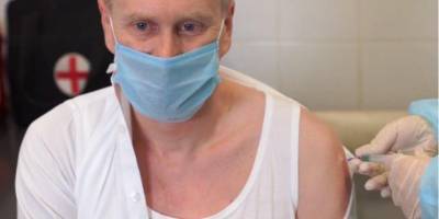 Глава НСЗУ сделал прививку от коронавируса неиспользованной дозой вакцины - nv.ua - Киев