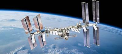 NASA запретило российским космонавтам ремонтировать трещины на борту МКС
