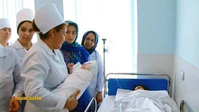 Врачи Байрамали предлагают беременным за взятку «помочь» родить ребенка на 140-летие Ашхабада