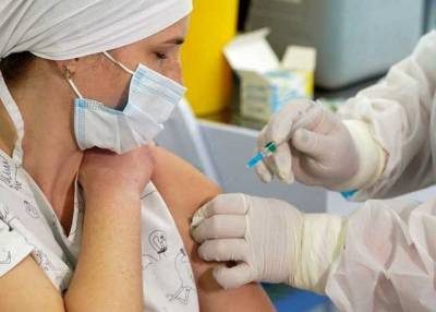 Тяжелых осложнений после вакцинации не было ни у одного медика, - "слуга народа" Радуцкий