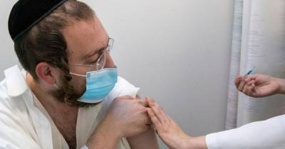 В Израиле COVID-вакцинацию прошли свыше 50% взрослого населения