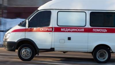 Видео: автобус сбил ребенка на пешеходном переходе в Петербурге