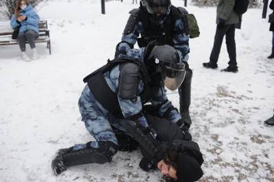 В России вынесен первый приговор по делу о нападении на полицейского на акции 23 января