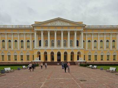 В России группам школьников разрешили посещать музеи