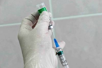 Украинский депутат отвел 200 лет на вакцинацию граждан от коронавируса