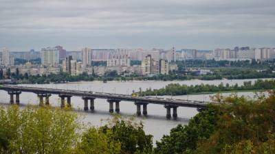 Власти Киева вводят жесткие ограничения из-за роста заболеваемости COVID-19